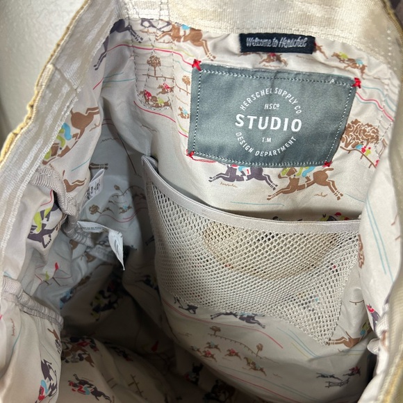 Herschel horse 🐎 racing tote - Picture 6 of 6